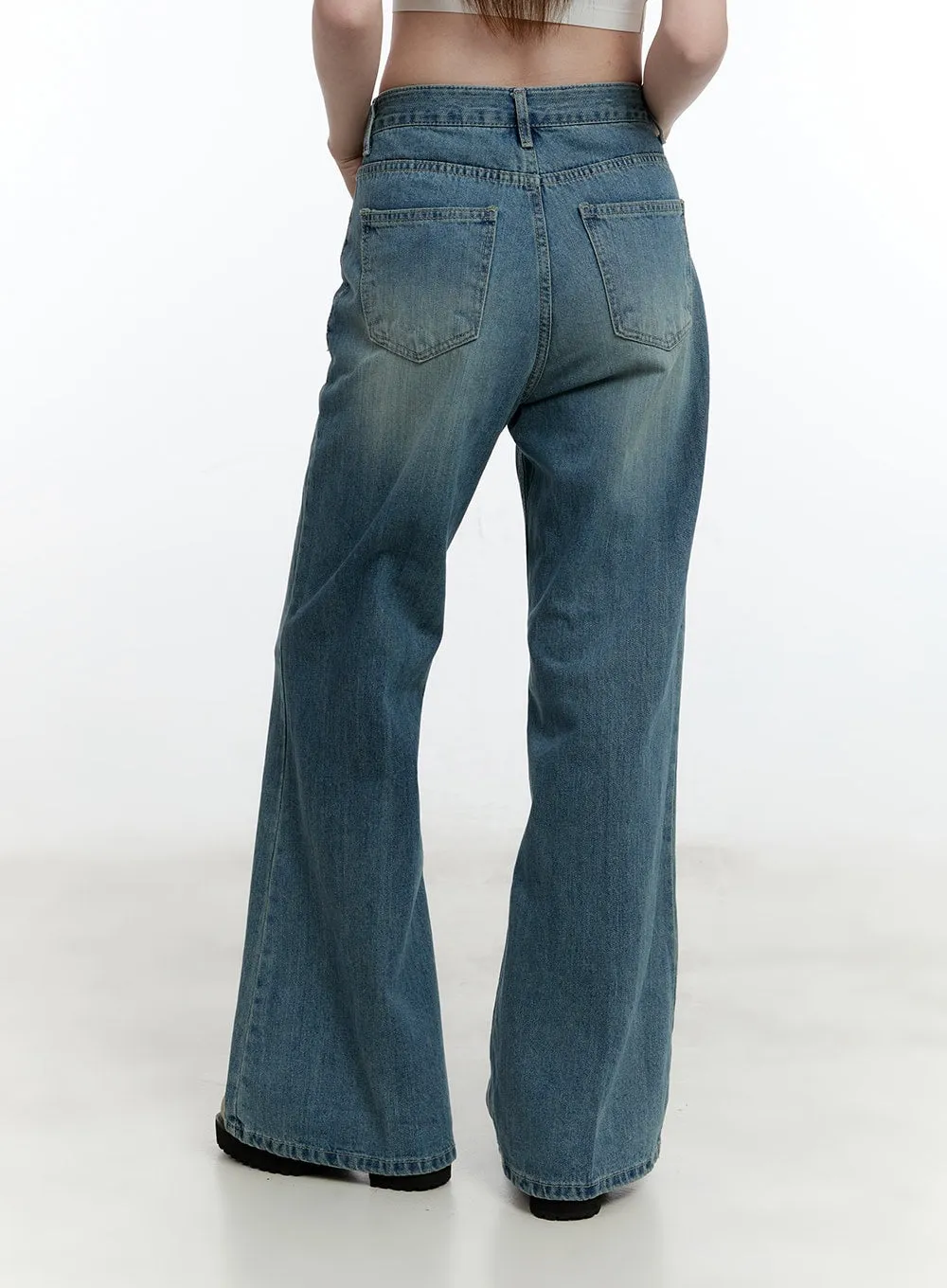 Aleks Relaxed-Fit Flared Jeans CM521