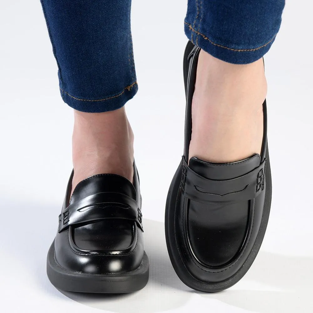 Madison Blessing - Cut Out Saddle Loafer - Black
