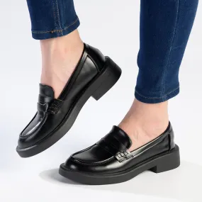 Madison Blessing - Cut Out Saddle Loafer - Black