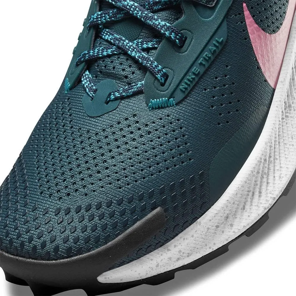 Nike Women's Modern