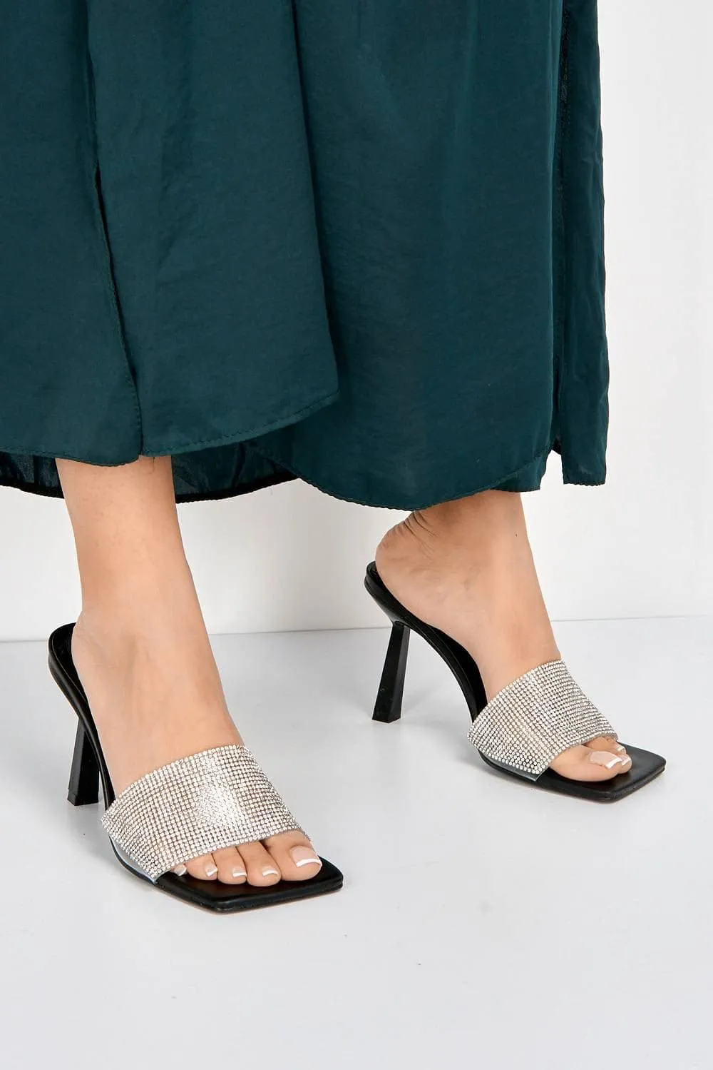 Porto Diamante Band Slanted Heel Mule in Black