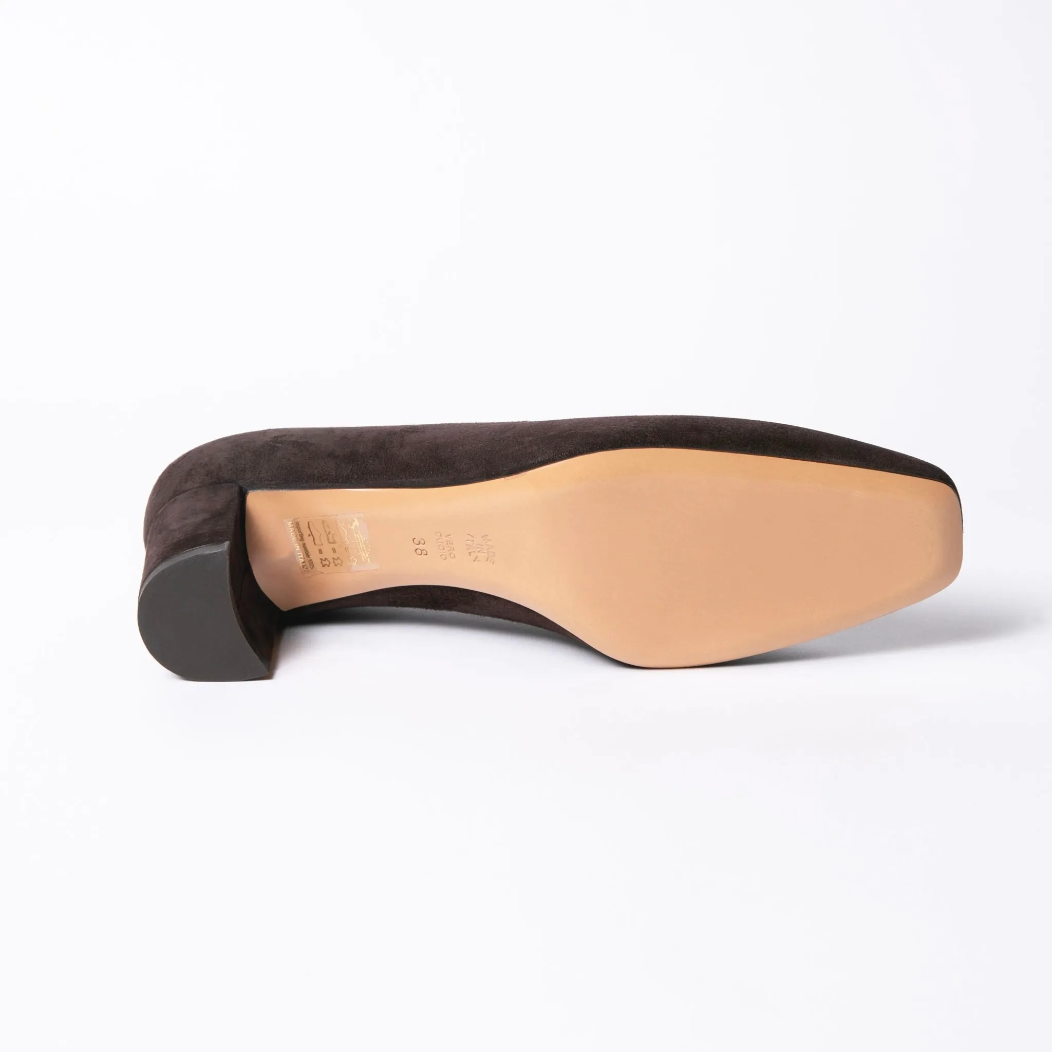 Square-toe pumps in brown suede