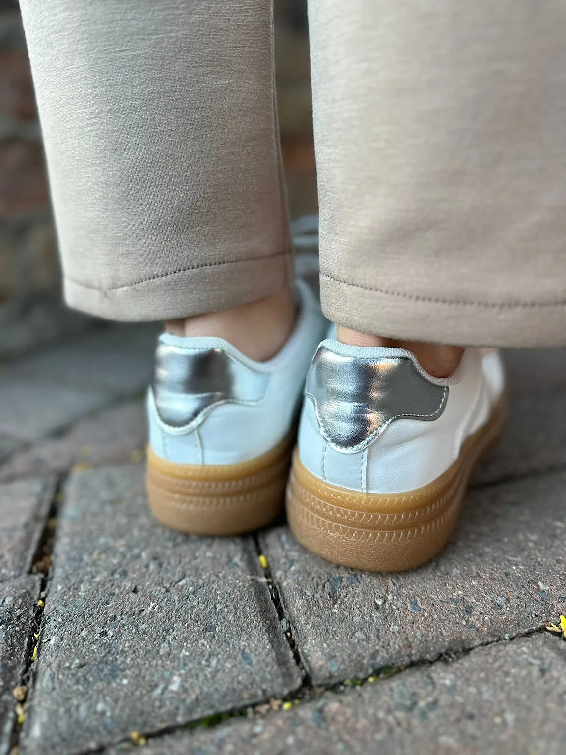 White Suzie Trainer