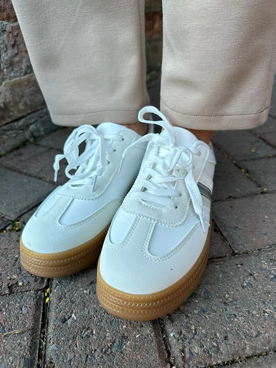 White Suzie Trainer
