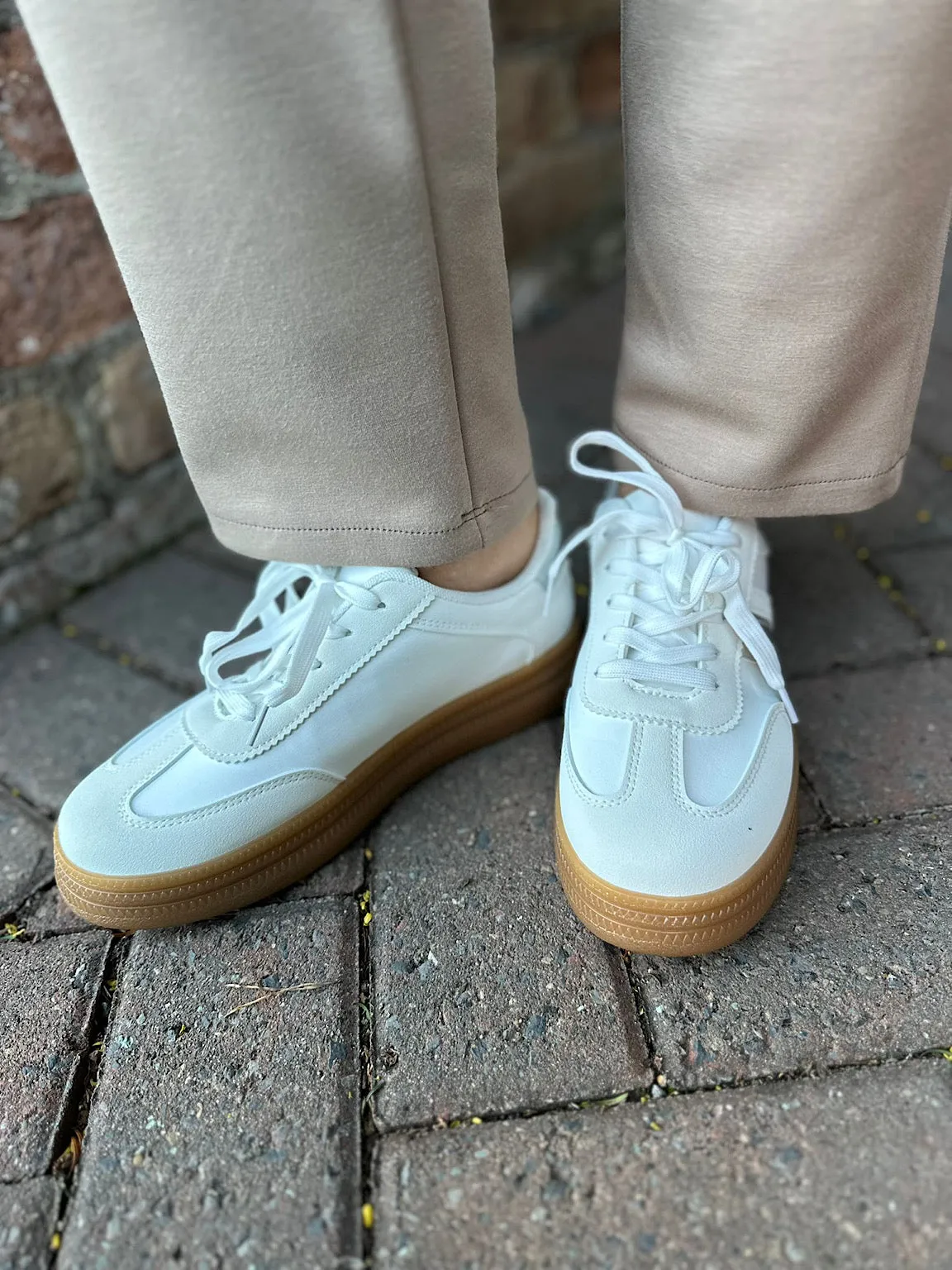 White Suzie Trainer