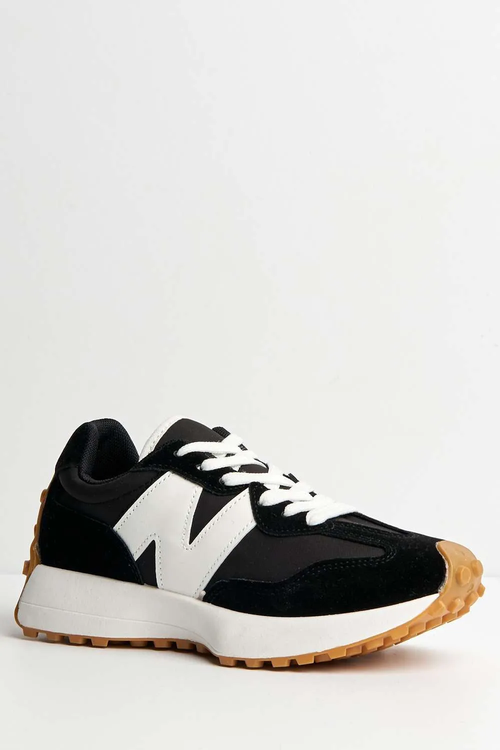 Yeez Lace-Up Trainers in Black / White