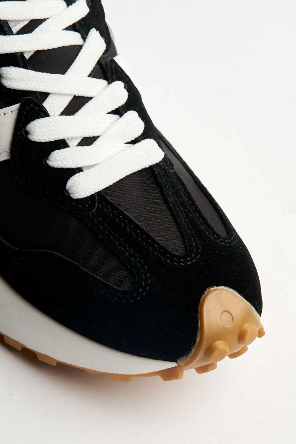 Yeez Lace-Up Trainers in Black / White
