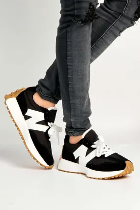 Yeez Lace-Up Trainers in Black / White