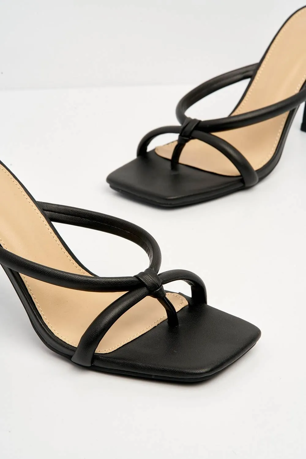 Zample Knot Detail Mule in Black